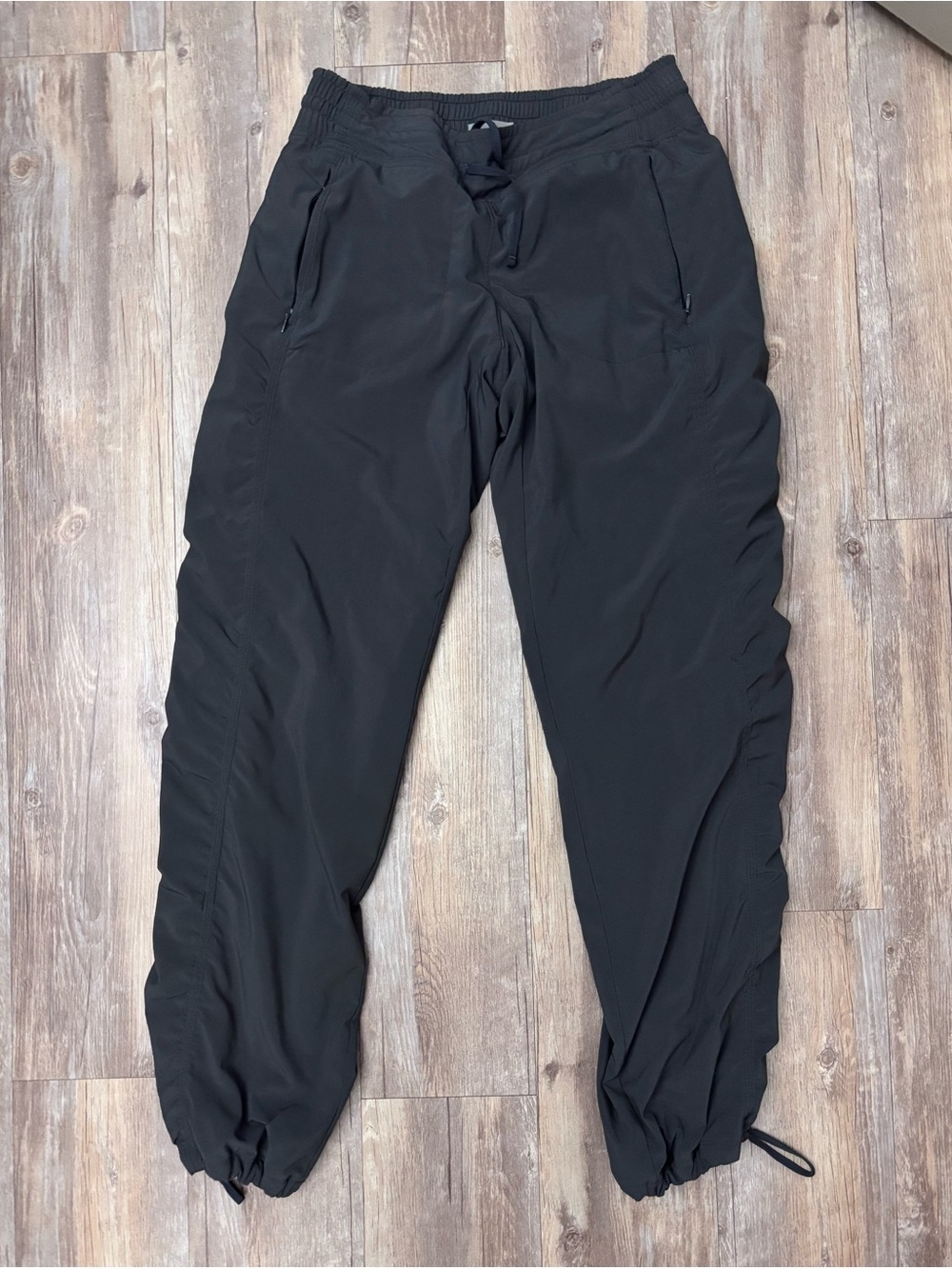Athleta drawstring elastic jogger Womens size 4